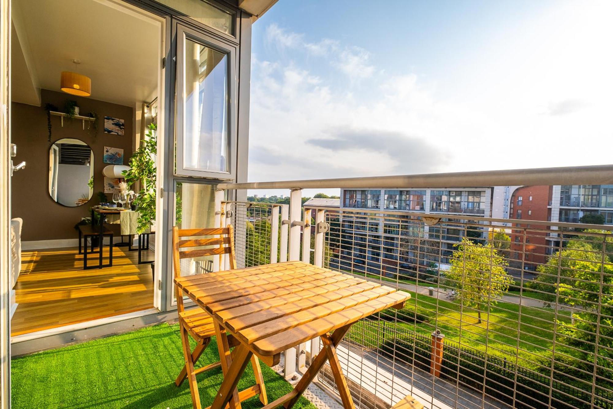 Eastern Suite - City Centre, Free Parking And Balcony Birmingham Exterior photo