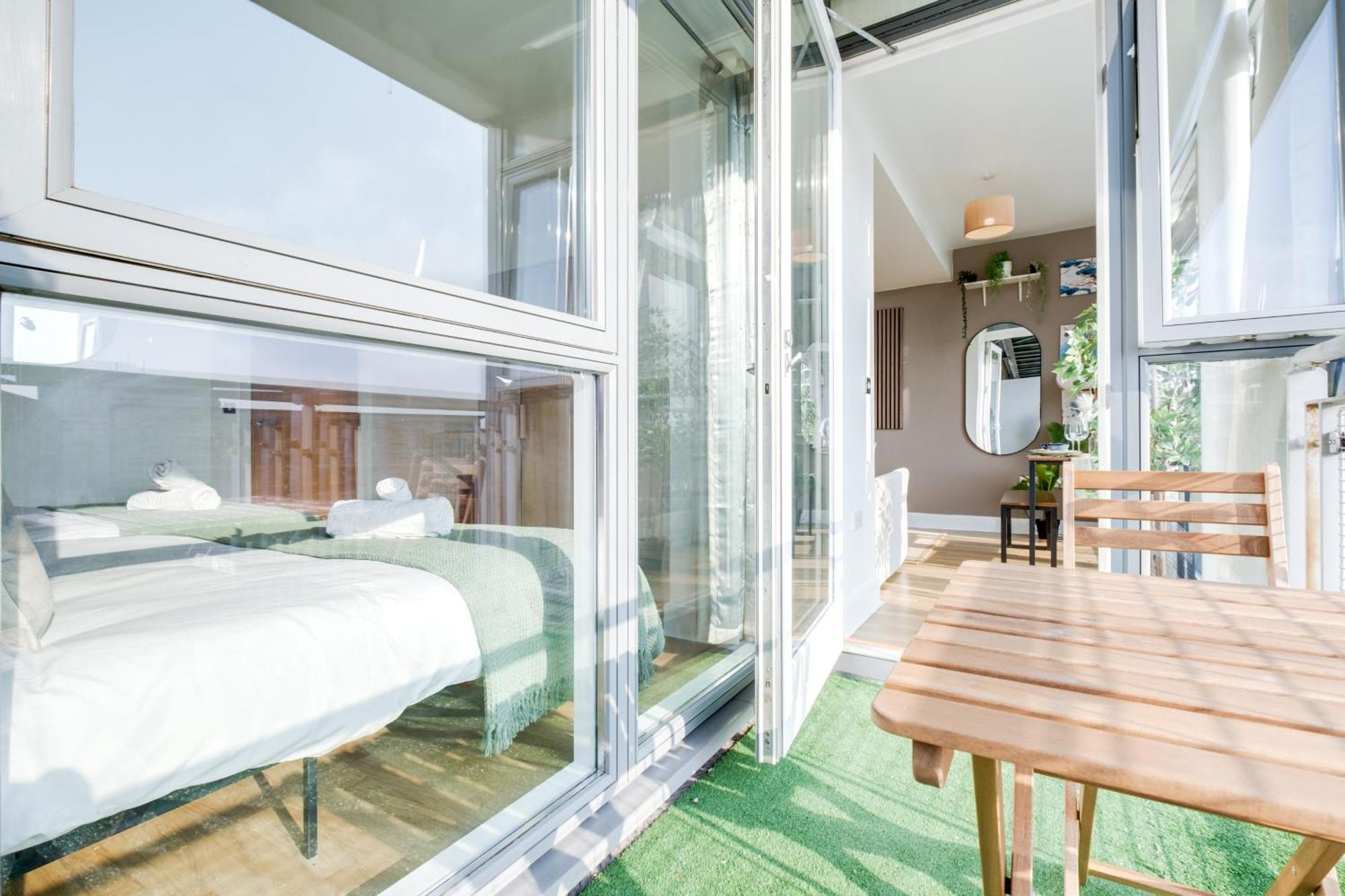 Eastern Suite - City Centre, Free Parking And Balcony Birmingham Exterior photo