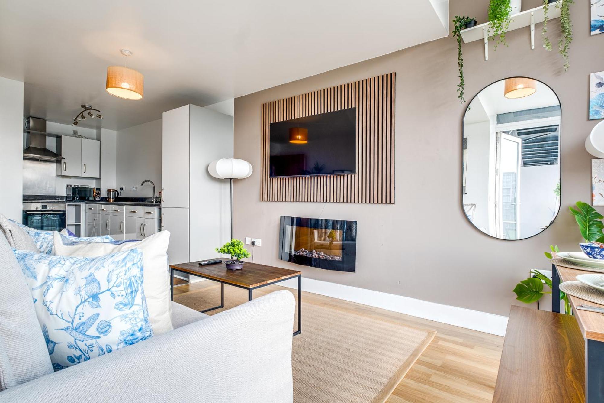 Eastern Suite - City Centre, Free Parking And Balcony Birmingham Exterior photo