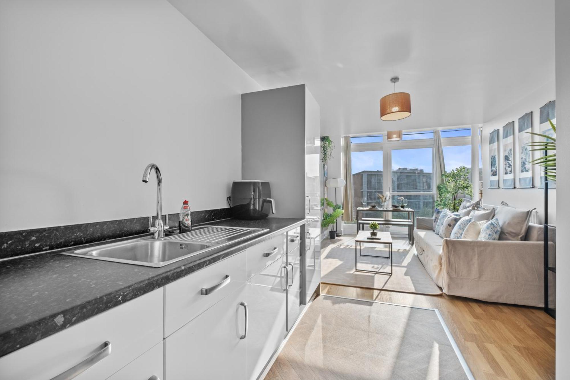 Eastern Suite - City Centre, Free Parking And Balcony Birmingham Exterior photo